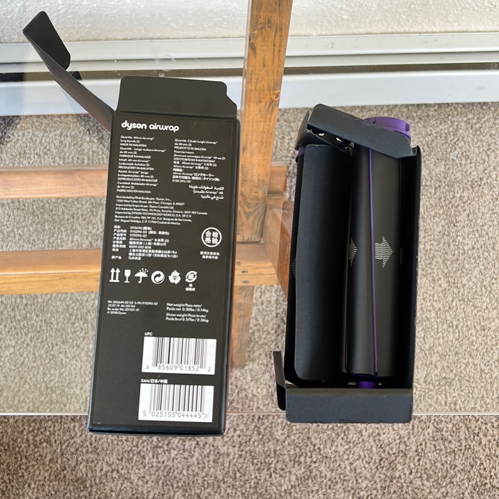 Dyson Airwrap 1.6 inch long barrels in Purple/Black